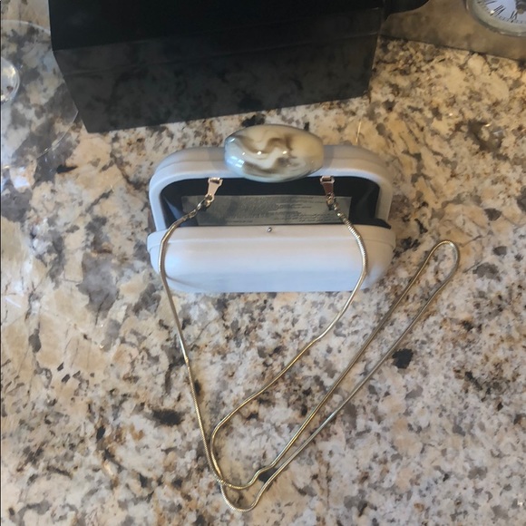 Small hard case clutch - Picture 4 of 4